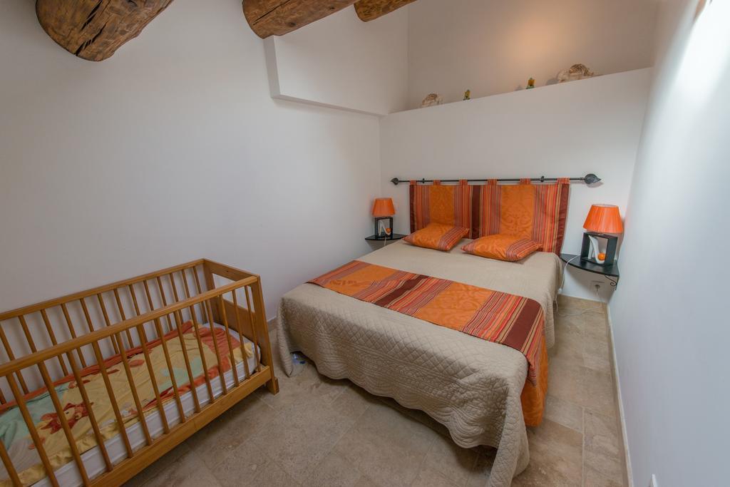 La Treille Et L'Impasse Hotel Ansouis Szoba fotó